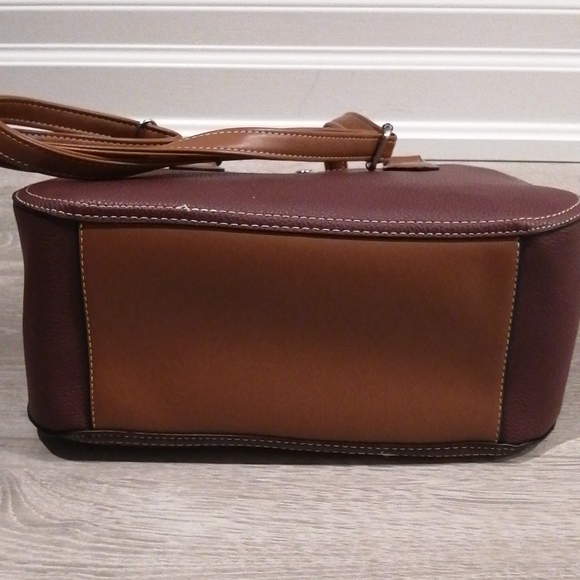 London Fog purse - Picture 5 of 7